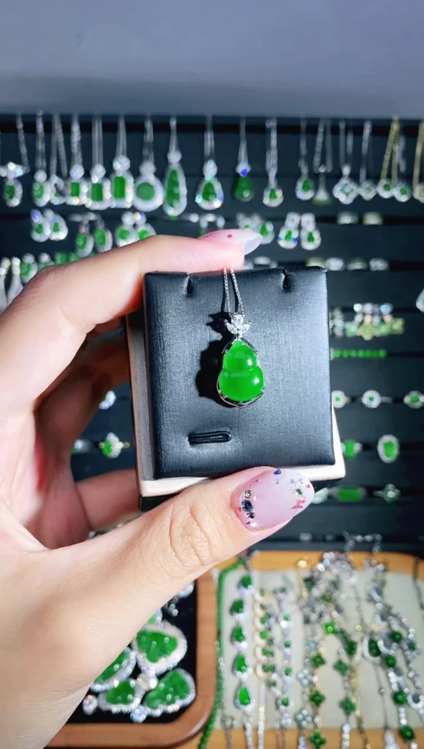 翡翠银S925镶嵌颈饰多样性