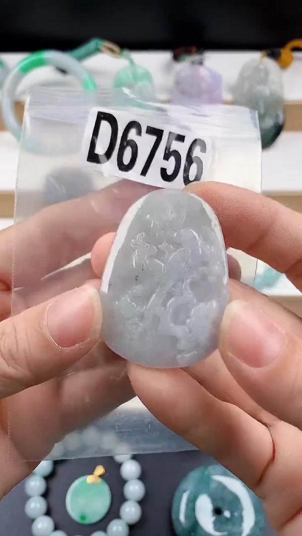 颈饰未镶嵌翡翠天然翡翠吊坠挂件