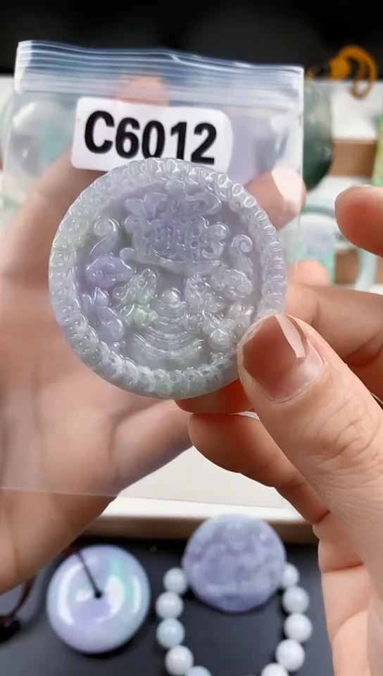 颈饰未镶嵌翡翠天然翡翠吊坠挂件