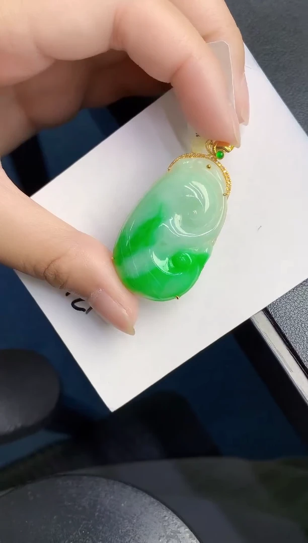 翡翠18K金镶嵌颈饰000000000