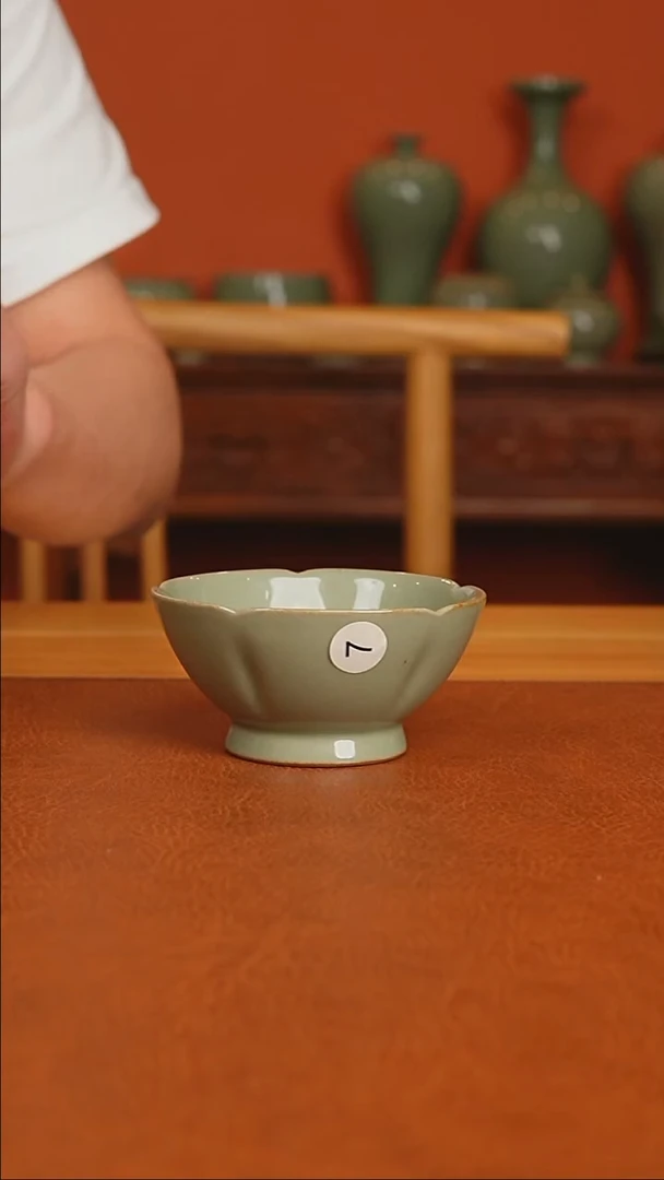 越窑秘色瓷唐五葵口盏二级品
