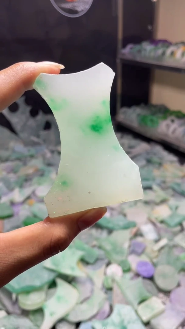 玉冰飘花边角毛坯