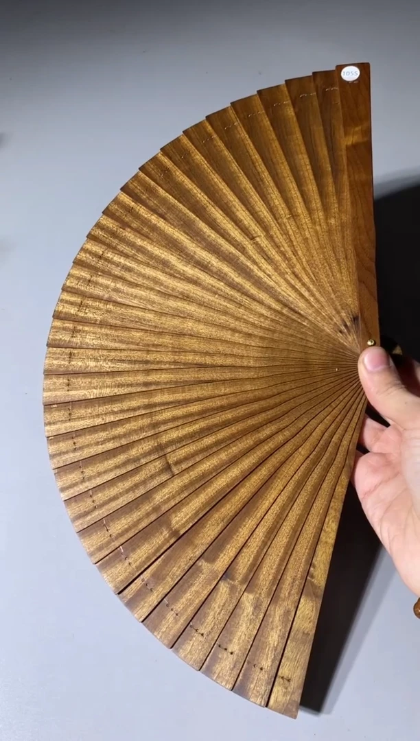 【闪购商品】金丝楠木雕105号21cm精品金丝楠木扇子