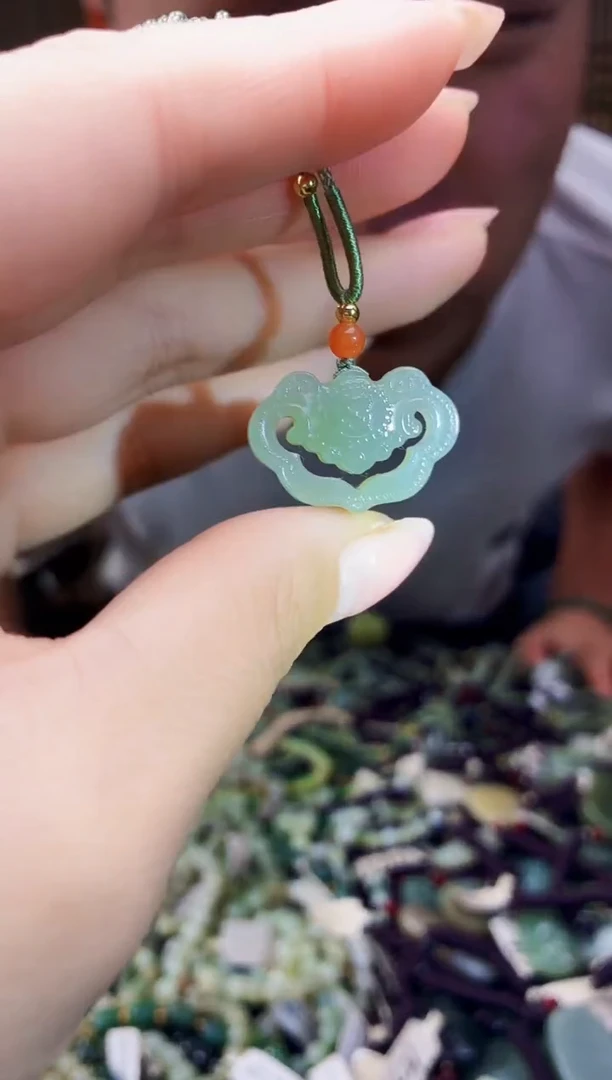 颈饰未镶嵌和田玉多样性发货，拍一发一