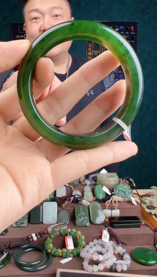 【闪购商品】和田玉手镯未镶嵌ZZ 拍一发一 多样性发货53