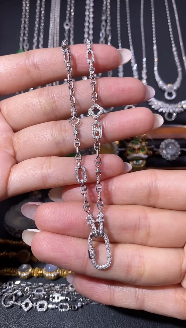 颈饰18K金镶嵌钻石苏**?项链