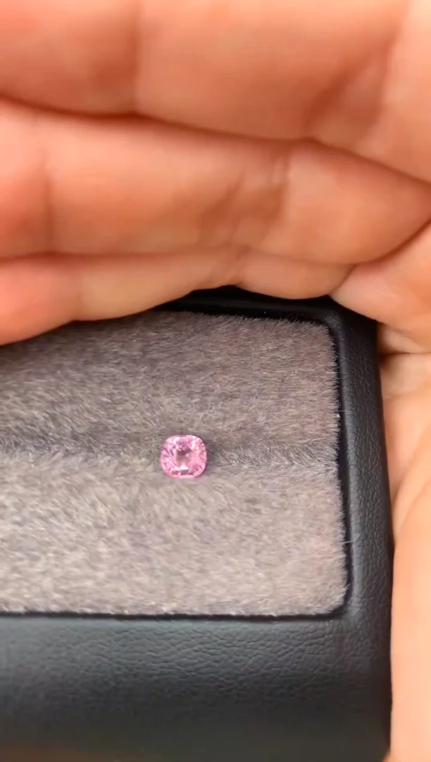 裸石尖晶石枕型 色调 0.75ct
