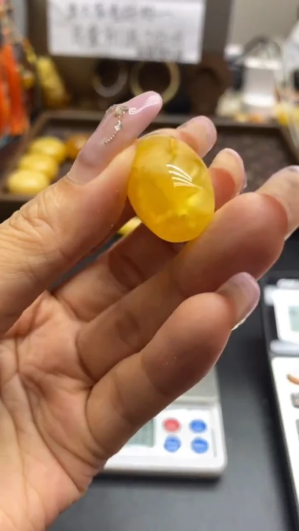 琥珀未镶嵌珠宝奇石445