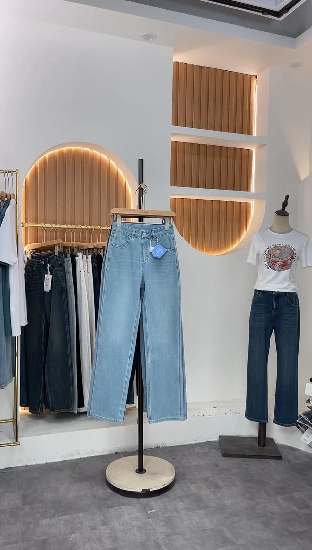 8039-常规26码-浅色窄版直筒裤