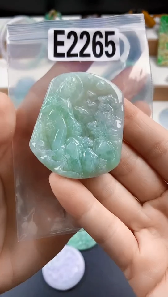 颈饰未镶嵌翡翠天然翡翠吊坠挂件