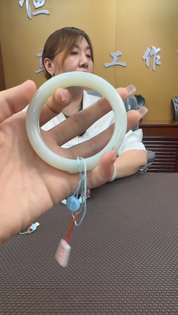 【闪购商品】和田玉手镯未镶嵌61