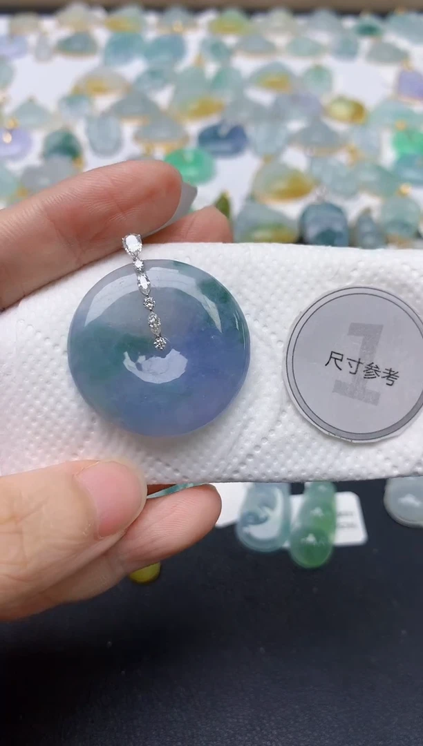 翡翠18K金镶嵌颈饰天然缅甸A货翡翠