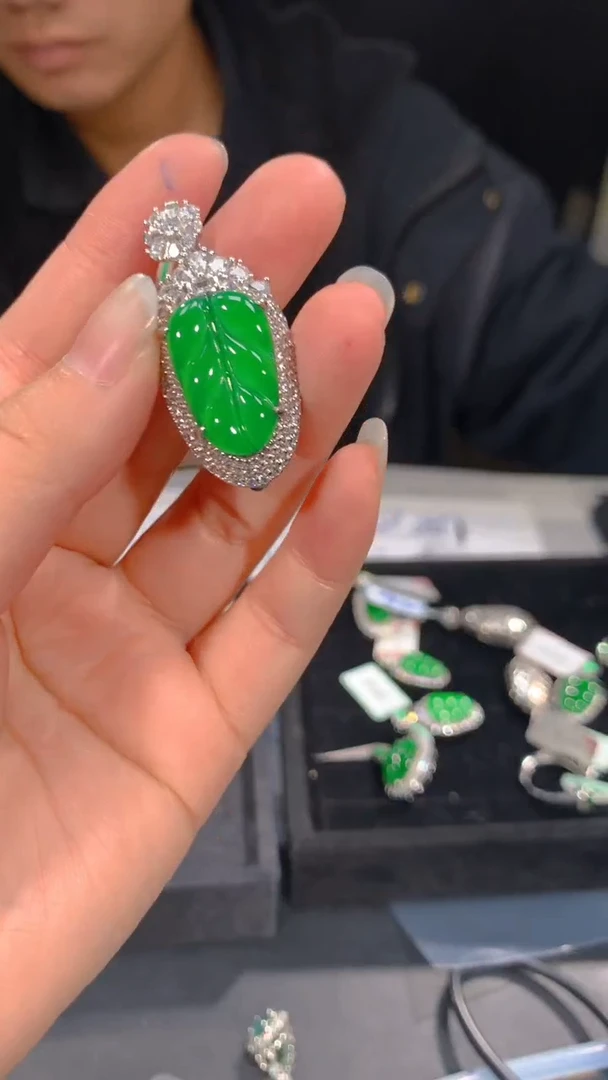 【闪购商品】定制翡翠未镶嵌72多样性发货（发其一）