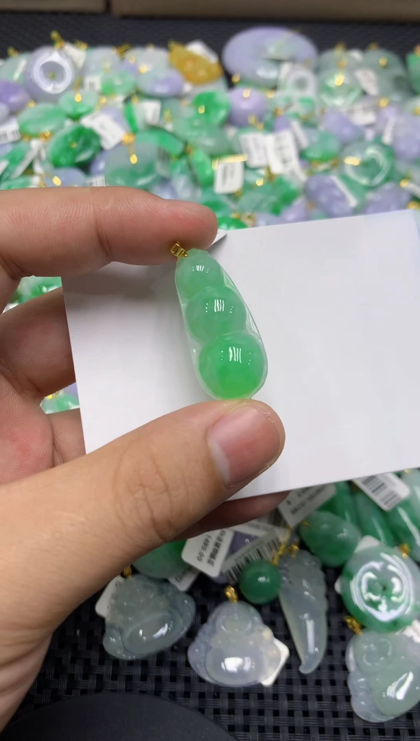 颈饰18K金镶嵌翡翠天然缅甸翡翠A货