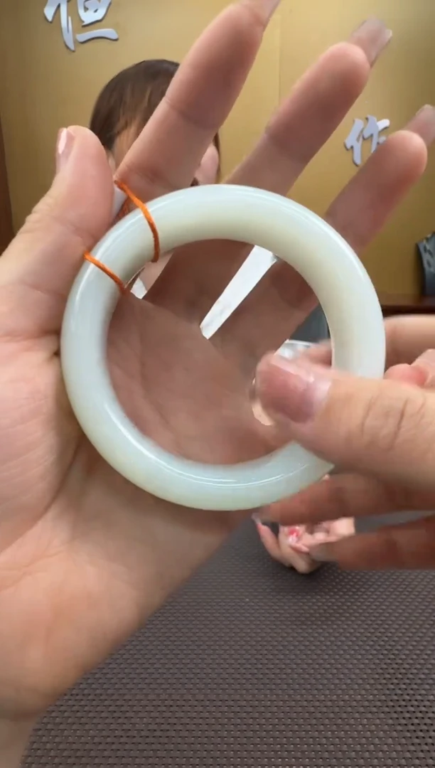 【闪购商品】和田玉手镯未镶嵌54