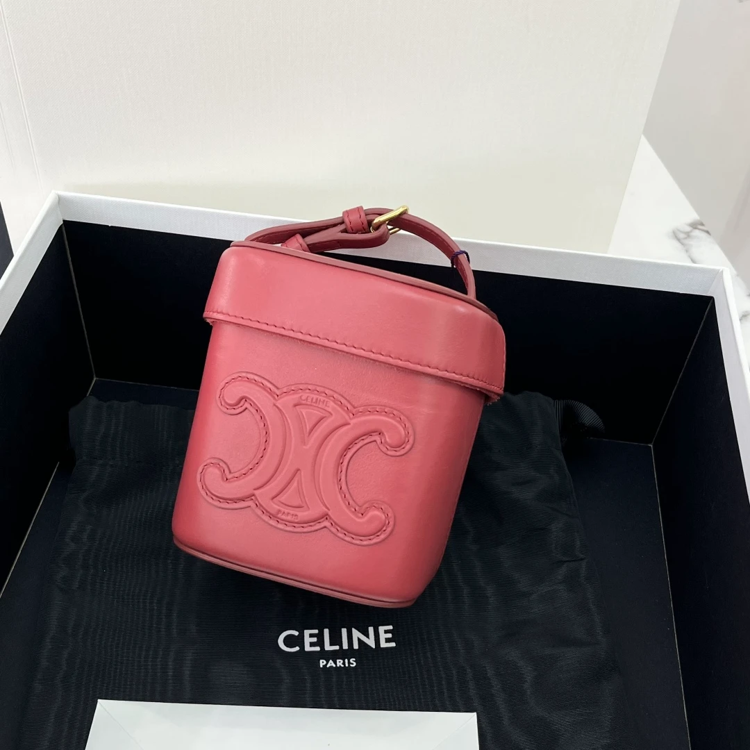 95新 Celine/思琳 凯旋门浮雕 红色小盒子包 底长11cm