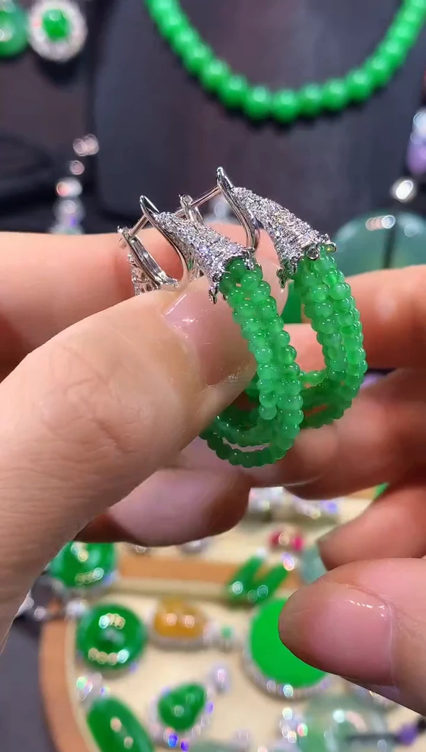 翡翠18K金镶嵌耳饰耳包