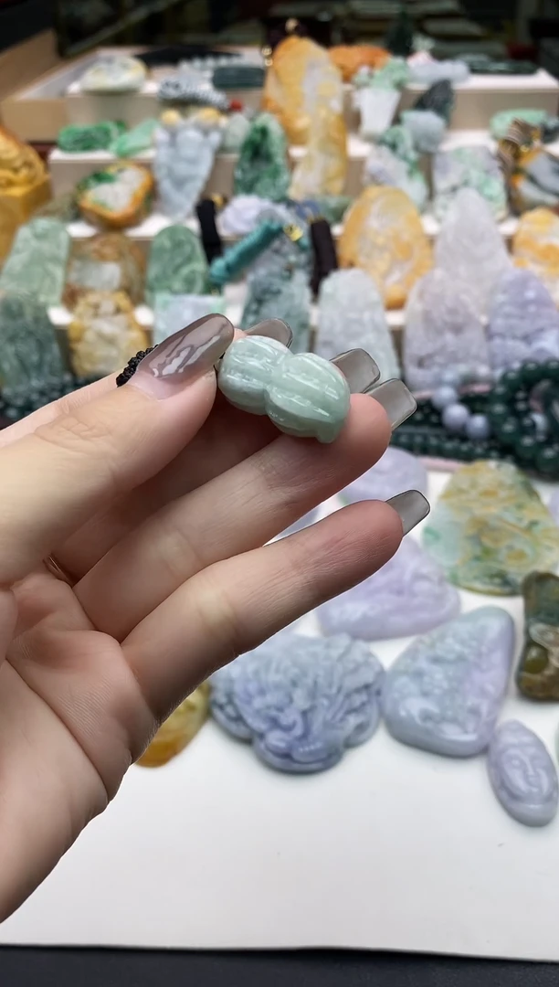 颈饰未镶嵌翡翠1