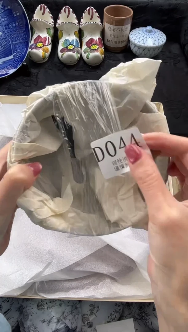 瓷片兔***猫       D044