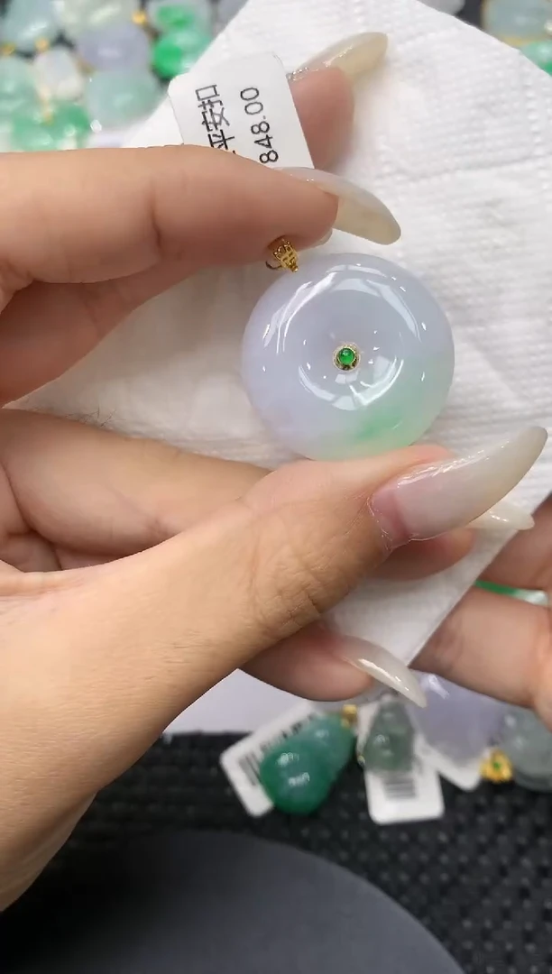 颈饰18K金镶嵌翡翠11111111111