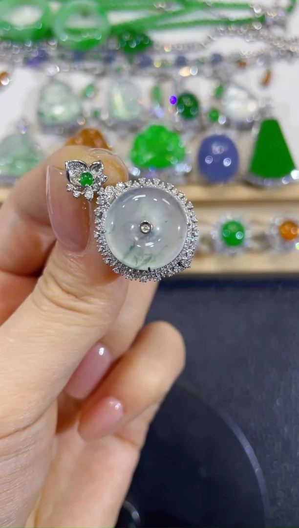 吊坠(不含链)18K金镶嵌翡翠团购5