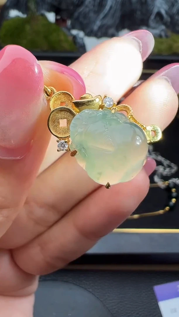 吊坠(不含链)18K金镶嵌翡翠勿拍