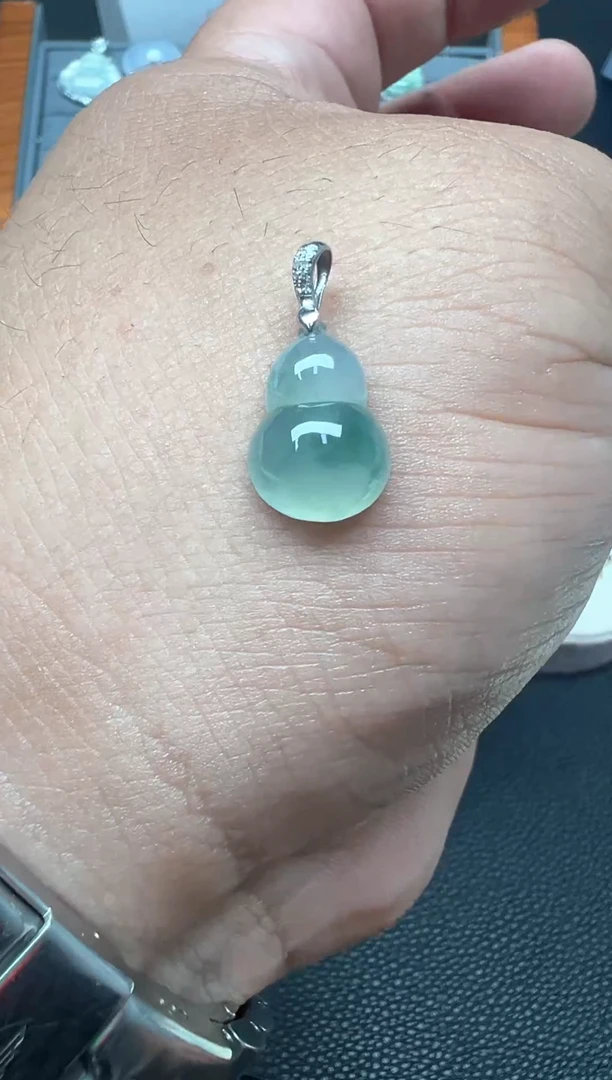 颈饰18K金镶嵌翡翠（26号链接）纯天然A货缅甸翡翠葫芦吊坠