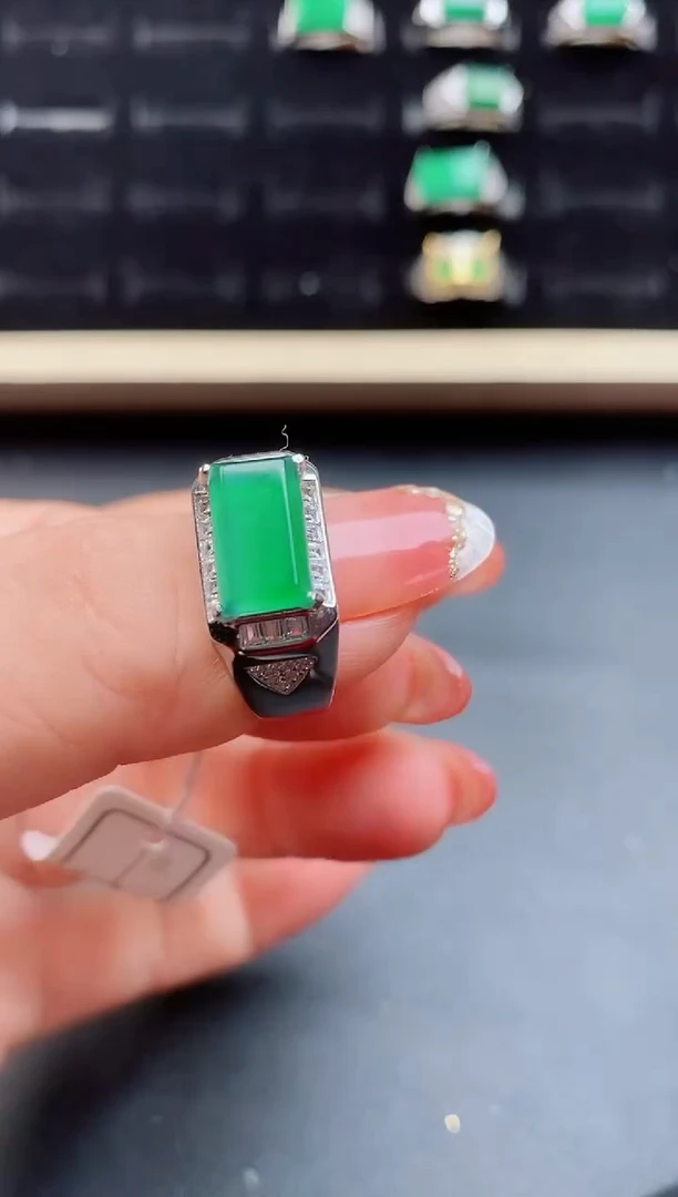 【闪购商品】翡翠戒指银S925镶嵌12121