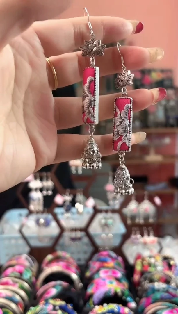 艺枝独绣手工饰品150