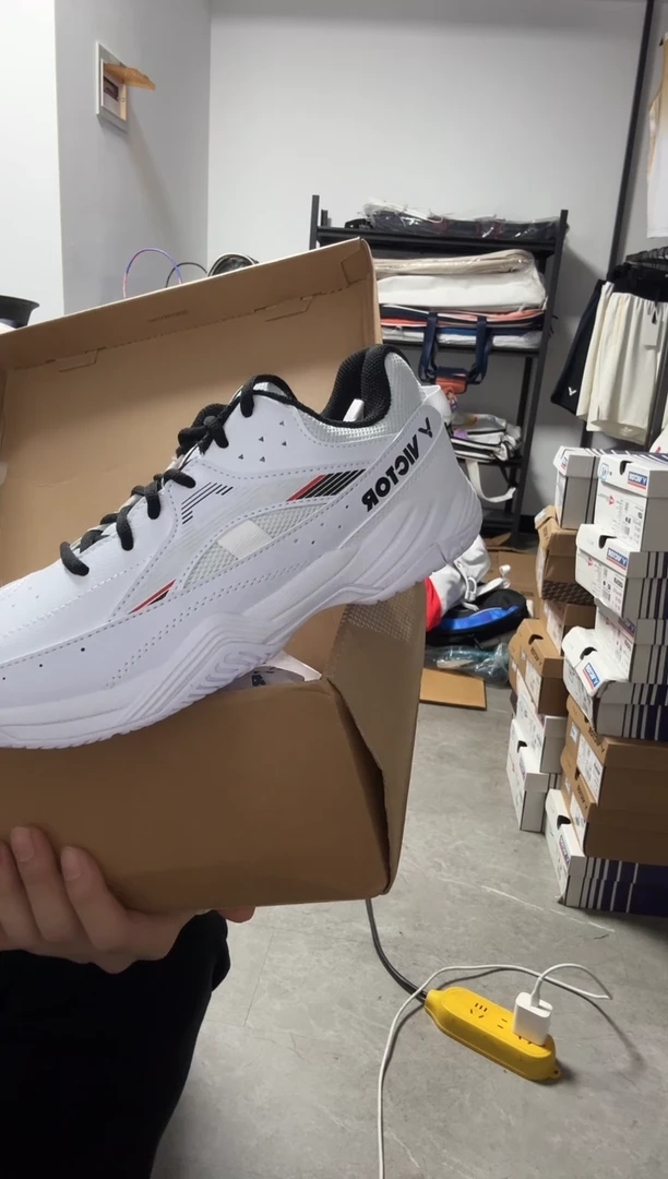 正品出样 断码微瑕捡漏  41码 273