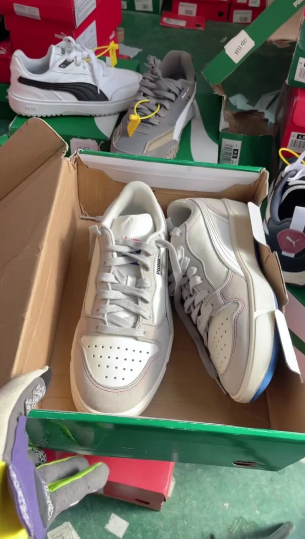 彪马时尚运动休闲鞋39M  JJ19