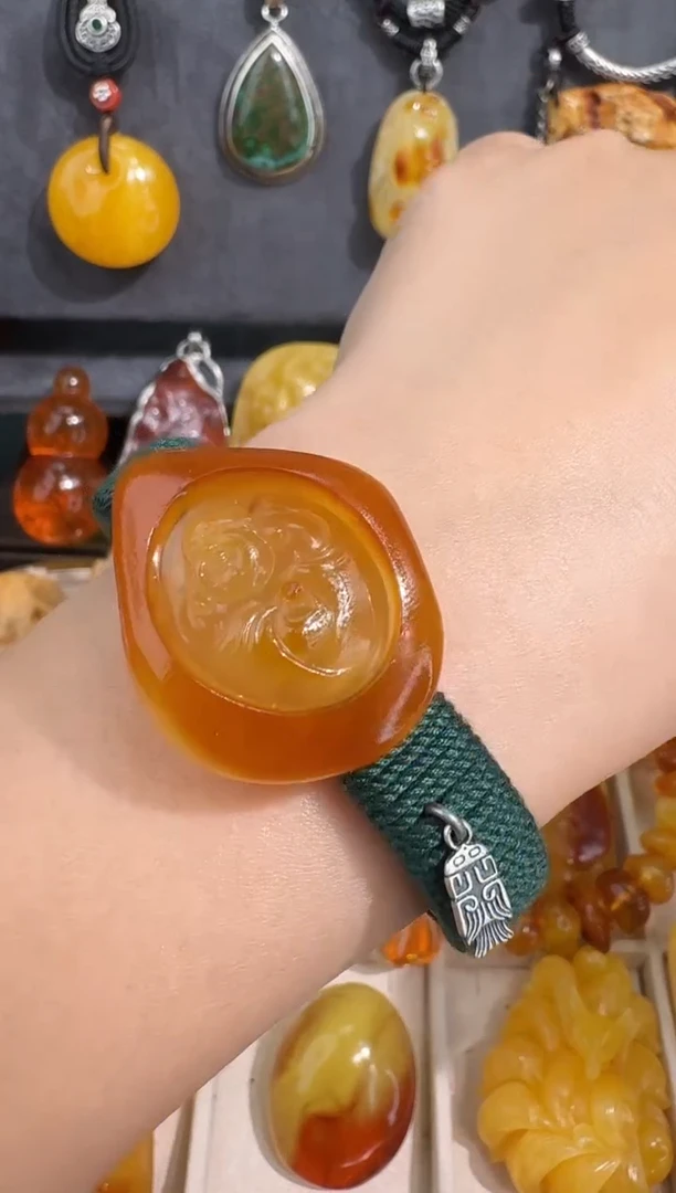 裸石琥珀未镶嵌安***?琥珀