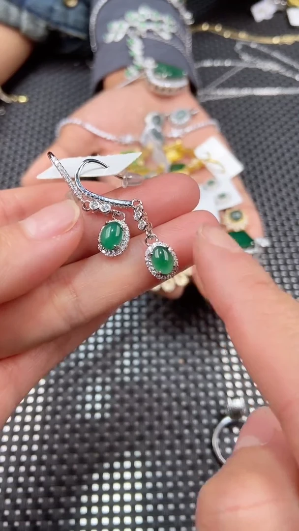 【闪购商品】翡翠耳饰未镶嵌11111111