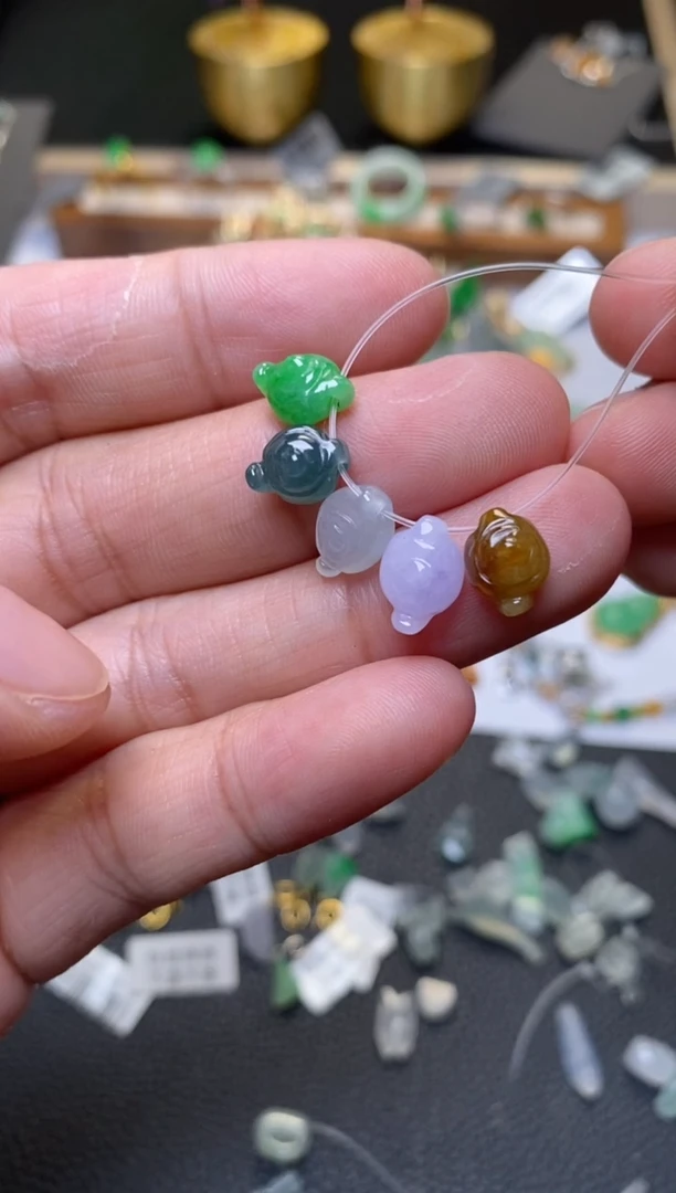 翡翠未镶嵌颈饰翡翠37038