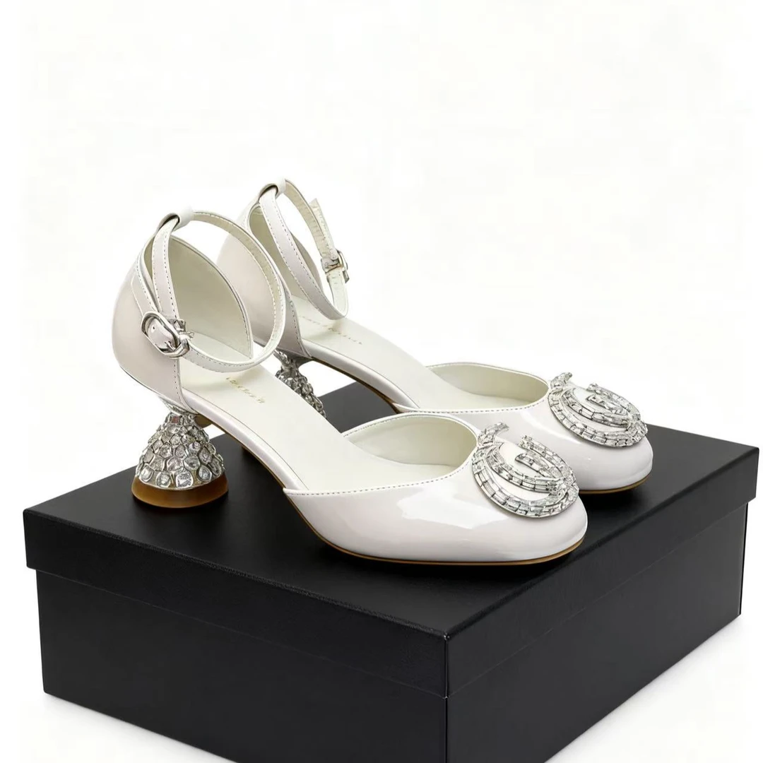 优雅茂2025年春夏经典百搭酒杯跟水钻中空单鞋