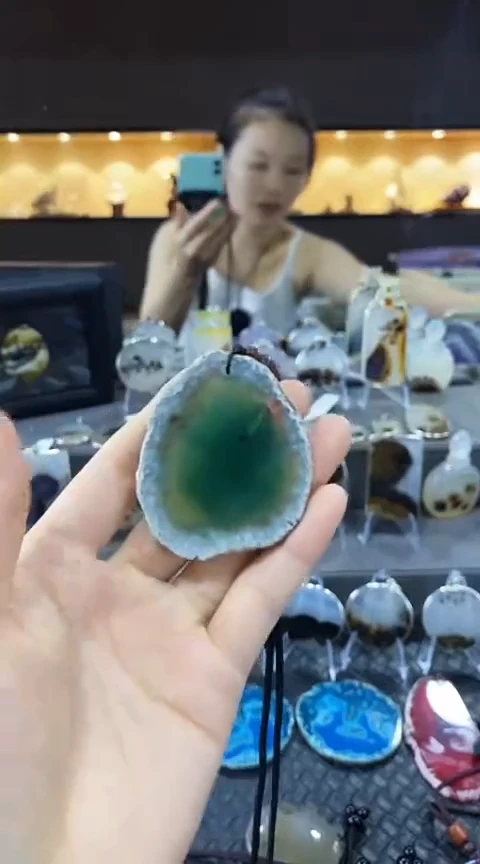 未镶嵌颈饰玛瑙/玉髓孤**赏玛瑙