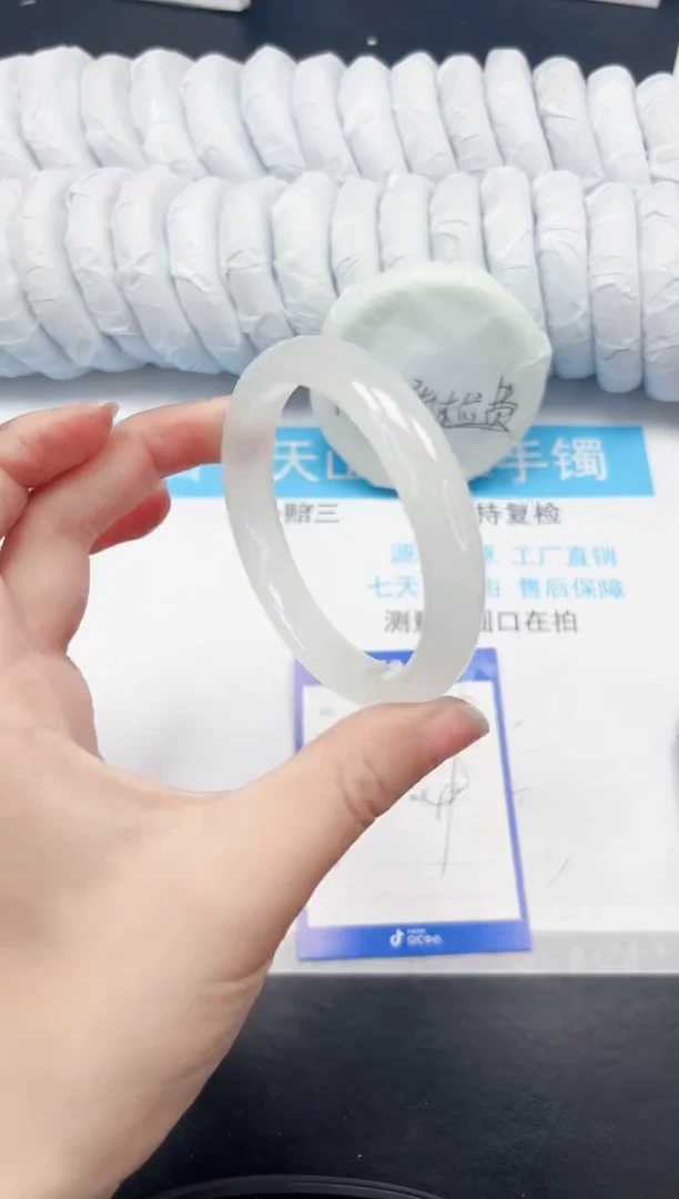 【闪购商品】石英质玉手镯未镶嵌334-