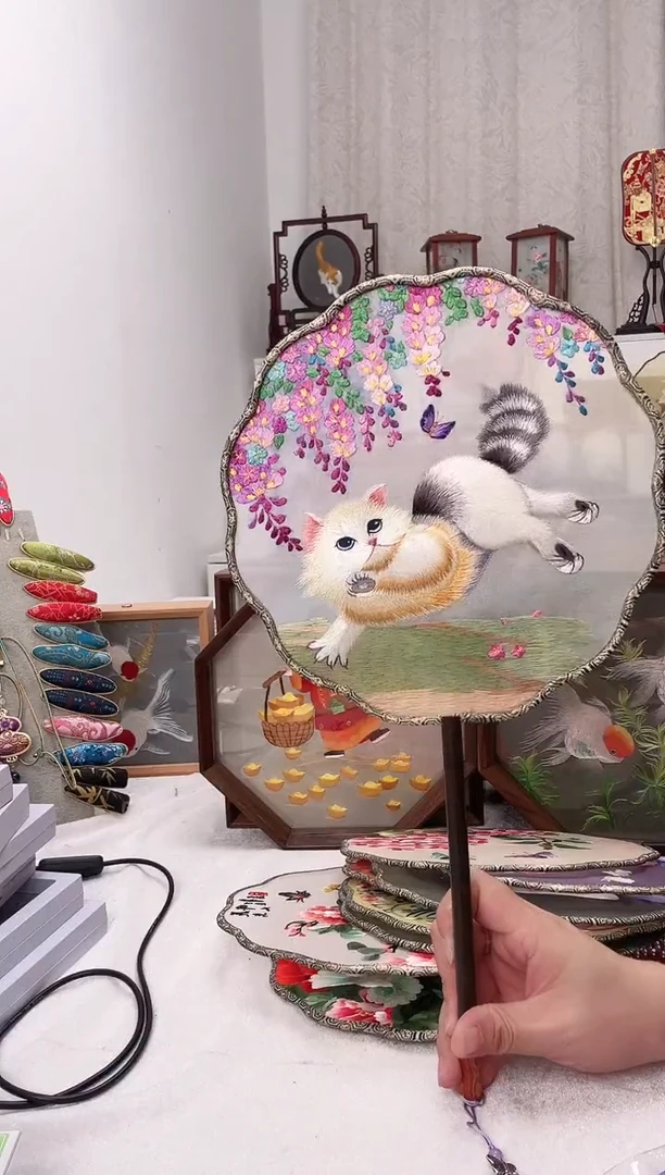 扇子苏绣作品手工团扇