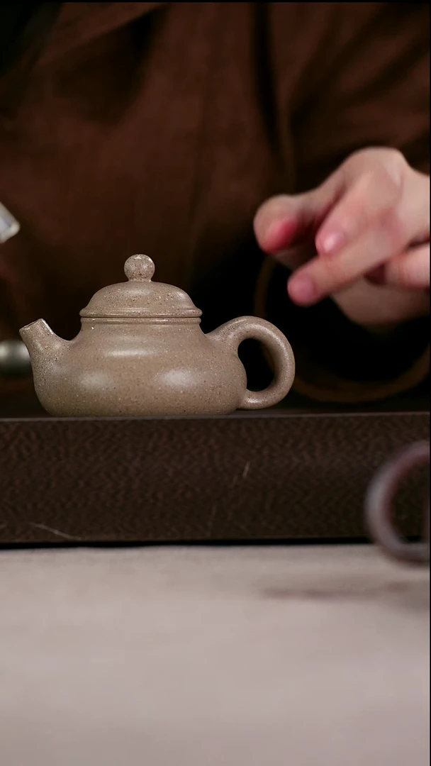 茶壶紫砂五彩老段泥精工小容天140cc