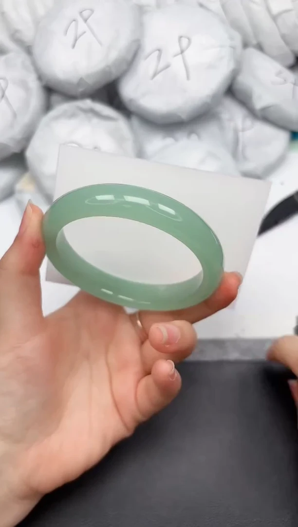 未镶嵌手镯石英质玉285-64.4