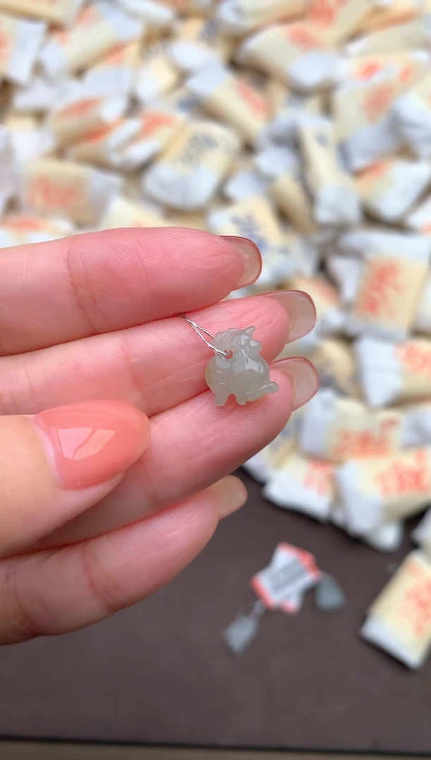 【闪购商品】翡翠挂件未镶嵌—