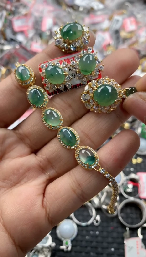 银S925镶嵌戒指翡翠888    5