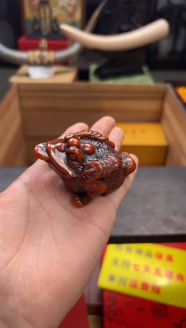 【闪购商品】蜜蜡裸石未镶嵌—————————————蜜蜡金蝉