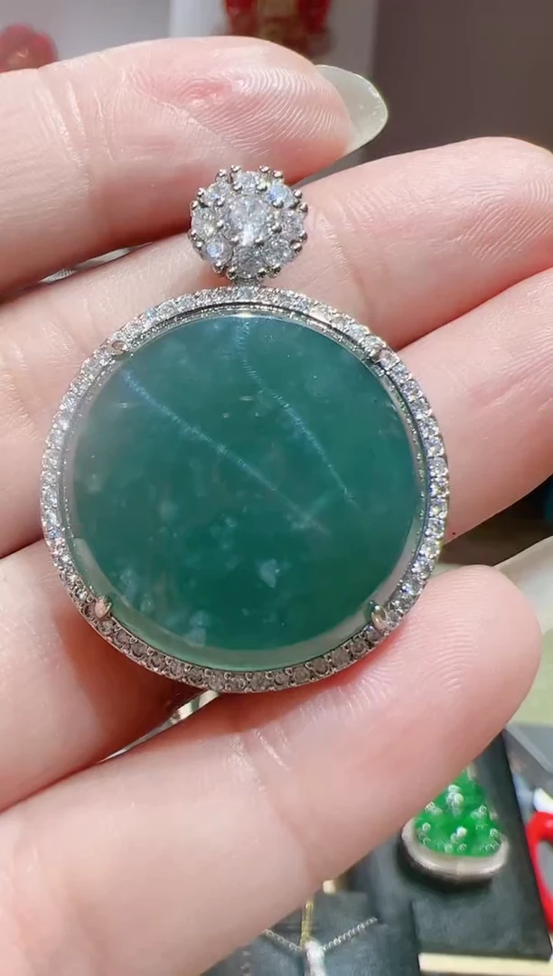 【闪购商品】翡翠颈饰未镶嵌202521473