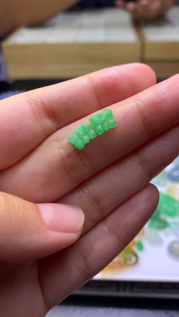 未镶嵌定制翡翠毛货