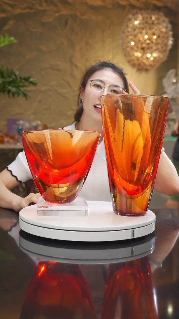 琉璃永****？橘红色花瓶一组带2只底座