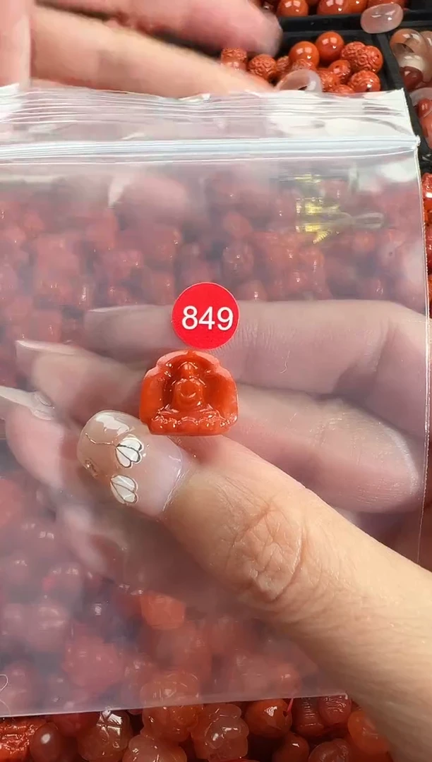 颈饰未镶嵌南红玛瑙1