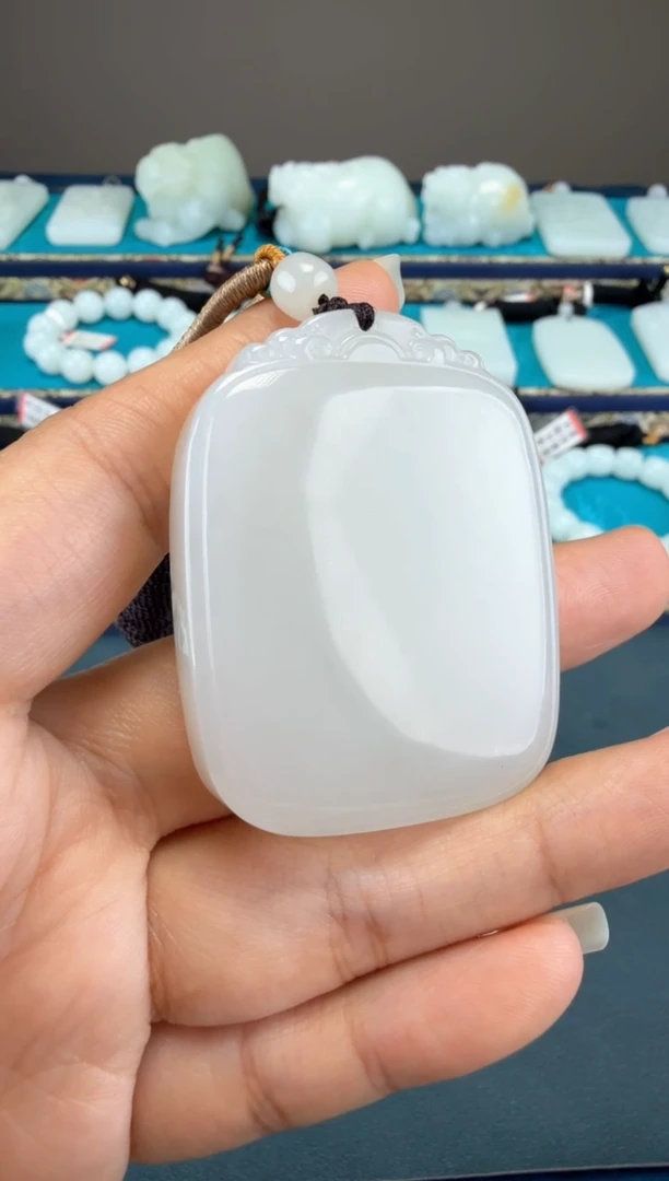 颈饰未镶嵌和田玉1