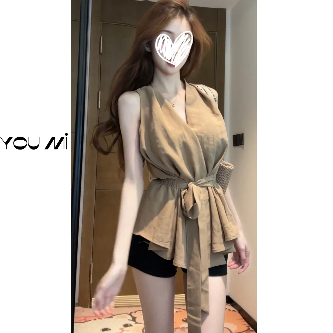 纯欲风辣妹性感挂脖时尚套装女2025新款收腰系带上衣短裤8535