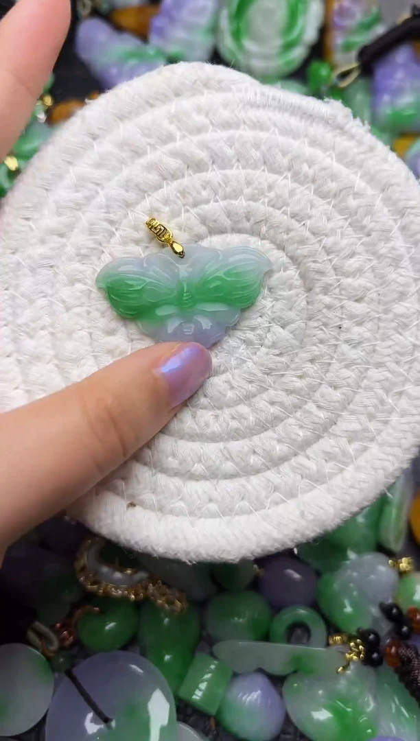 颈饰未镶嵌翡翠缅甸翡翠吊坠